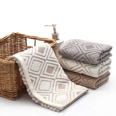 Verdikte en absorberende 100% puur katoenen gezichtshanddoek 34*74cm voor huishoudelijke volwassen douche