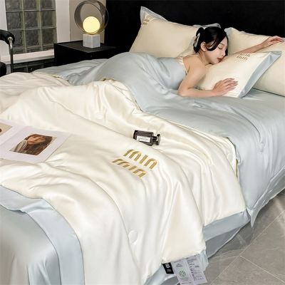 Huwelijk Luxe Gewassen Zijde Dekbed Set Vier stukken en Drie stukken voor een comfortabele slaap