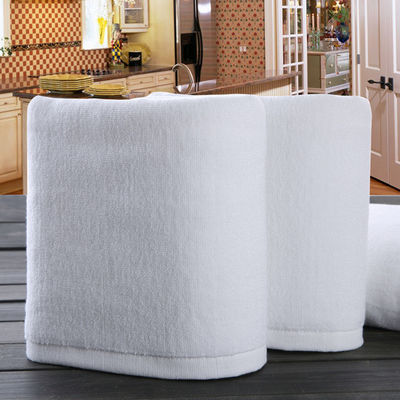 Hotelhanddoeken 70*140cm gestreepte patroon Jacquard Microfiber baddoek met OEM logo
