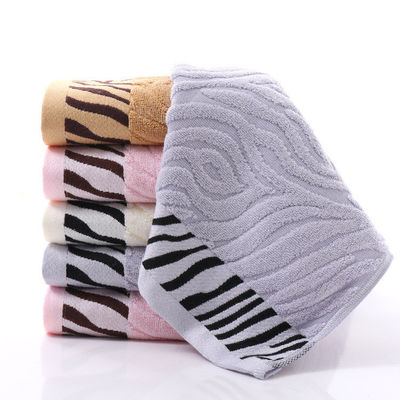 Vierkante luxe geborduurde dik katoenen gestreepte baddoek met aangepast logo