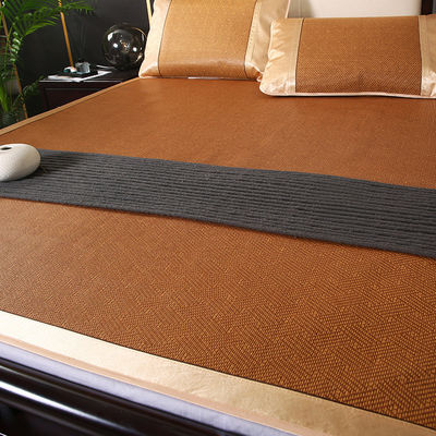 Blijf koel en comfortabel deze zomer met een aanpasbare drie-stuk Rattan Mat Set