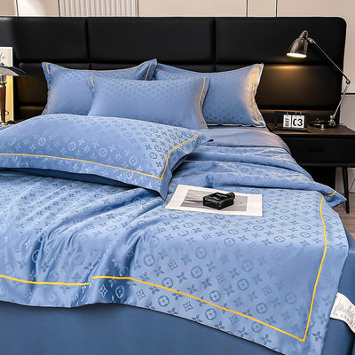 Comfortabel en ademend 200TC Satin Jacquard Quilt Set voor koele zomernachten