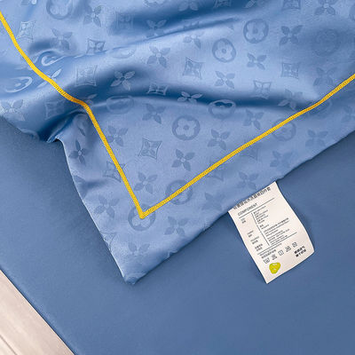 Comfortabel en ademend 200TC Satin Jacquard Quilt Set voor koele zomernachten