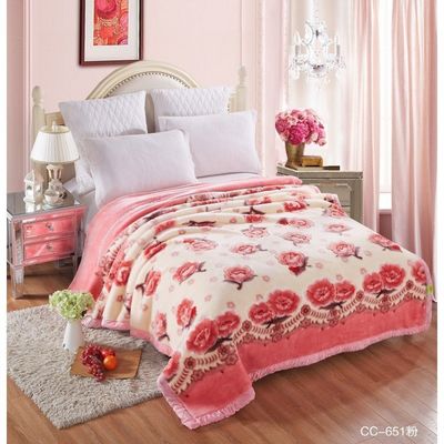 Blijf warm en comfortabel met onze dubbele dikke, dikke, zachte pluisbeddek.
