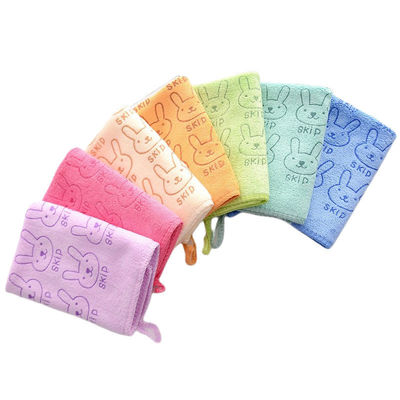 Zwakke huidvriendelijke handdoek met geprinte handdoeken van cartoonmicrofiber voor de kleuterschool