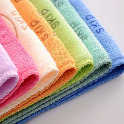 Zwakke huidvriendelijke handdoek met geprinte handdoeken van cartoonmicrofiber voor de kleuterschool