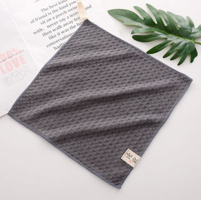 Geborduurde 100% katoenen microfiber gezichtshanddoeken voor een zachte en effectieve reiniging