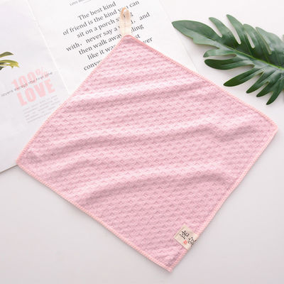 Geborduurde 100% katoenen microfiber gezichtshanddoeken voor een zachte en effectieve reiniging
