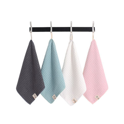 Geborduurde 100% katoenen microfiber gezichtshanddoeken voor een zachte en effectieve reiniging