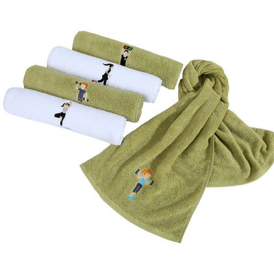 Geborduurde 180 gram maat logo sneldrogende sporthanddoek voor uitgebreide outdoor fitness