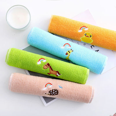 100% katoenen kinderhanddoek met hoge absorptie en opvallend tekenfilmpatroon