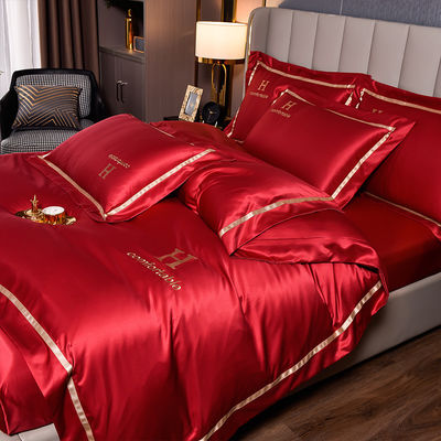 Luxe geborduurde waszijde beddengoed met polyestermateriaal en aangepast logo