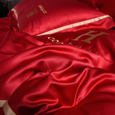 Luxe geborduurde waszijde beddengoed met polyestermateriaal en aangepast logo