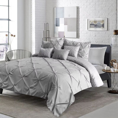 Populariteit Stock 90GSM 3 Pieces Pintuck Cover Soft Microfiber Bedden Set All-Season Customized Zipper Closure