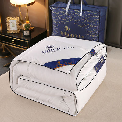 Custom Size Duurzaam Hilton Hotel Textiel Dekbed Bedden met 100% polyester