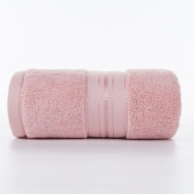 Zachte en pluche katoenen handdoeken voor een luxe badbeleving