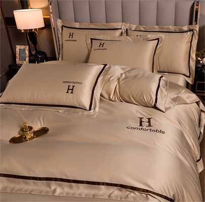 Gezellig Grijs Hotel Rood Huwelijk Bedstuk Vierstuk Kit met Gewassen Zijde Vierstuk Bedstuk Set