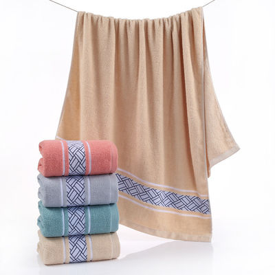 Op maat gemaakte ontwerpen Ondersteunde baddoek Alle katoen Absorberend Unisex Groot