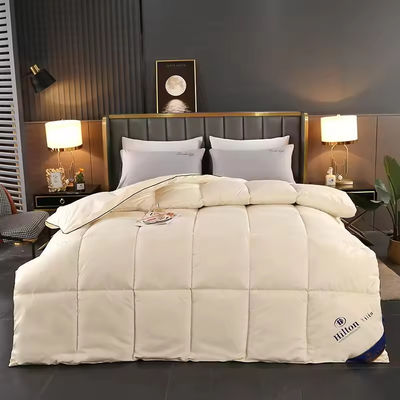 Home 100% Polyester Verdikte Warm 5 Star Hilton Hotel Textiel Volledig Dekbed Bettendeken