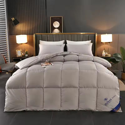 Home 100% Polyester Verdikte Warm 5 Star Hilton Hotel Textiel Volledig Dekbed Bettendeken