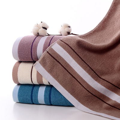 Geborduurde logo-gezichthanddoek met brede satine rand en puur katoen materiaal