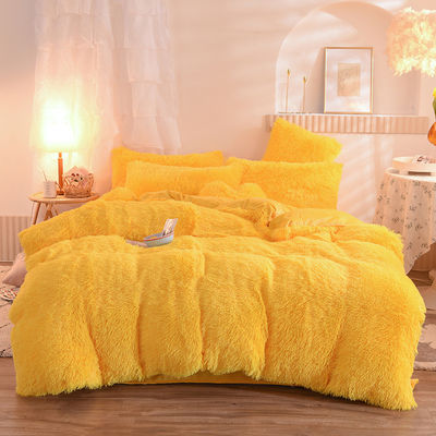 Ervaar ultieme comfort met aangepast logo Mink fluweel vierdelige dekbed
