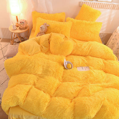Ervaar ultieme comfort met aangepast logo Mink fluweel vierdelige dekbed