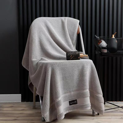 Hotel handdoek set luxe geborduurde dik gestreepte patroon Jacquard baddoek set voor hotel