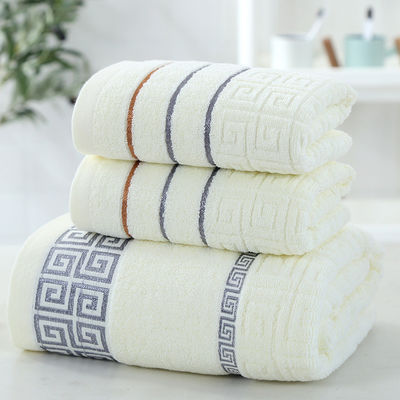 Hotel Essentiële katoenen badhanddoek met sterke waterabsorptie en aangepast logo