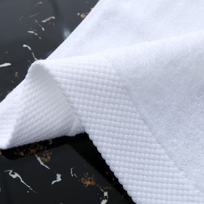 Persoonlijke witte hotel exclusief voor 100% katoen absorberende verdikt baddoek