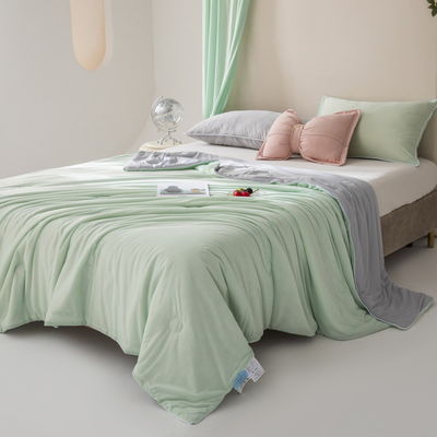 Zomer deken Comforter Microfiber Quilt met populaire bamboe zijde in aangepaste kleur