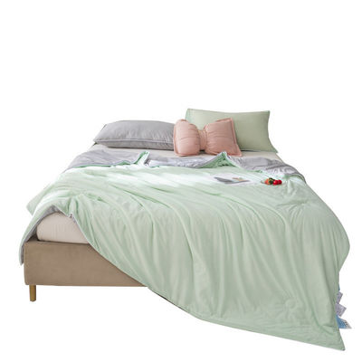 Zomer deken Comforter Microfiber Quilt met populaire bamboe zijde in aangepaste kleur