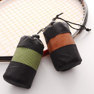 Sneldrogend rechthoekig polyestervezel fitness reishanddoek voor een actieve levensstijl