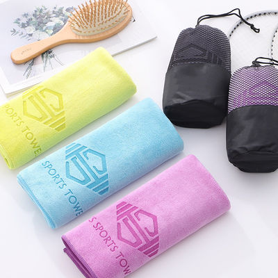 Sport Custom Logo Microfiber Zweet-absorberende handdoek voor buitenactiviteiten Snel drogen