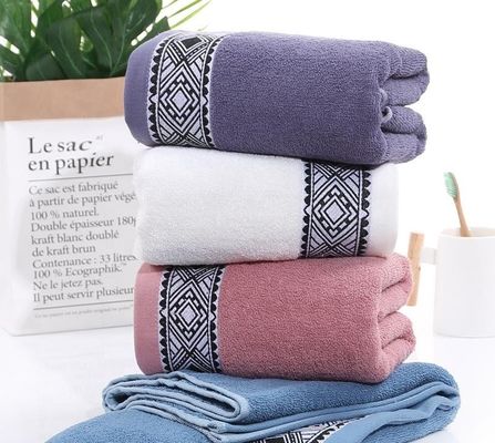 Gewoon gekleurd Jacquard patroon High Set badhanddoek gemaakt van 100% puur katoen materiaal