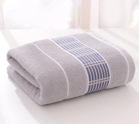 Revolutioneer uw badervaring met onze 70*140cm badhanddoek in solide kleurstrepen