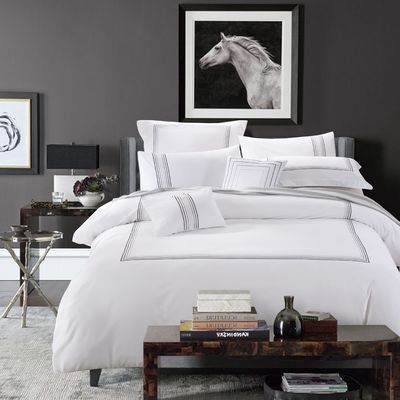 128x68 Stofdichtheid Borduurwerk Witte Comforter Sets dekbed voor hotelbedden