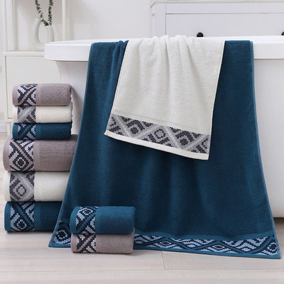 Hoog absorberende maat 100% katoenen baddoek voor thuis en hotel in vierkante vorm