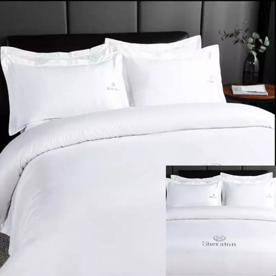 Op maat gemaakte dekbed en lakens Wit 100% katoenen beddengoed voor luxe hotelcomfort