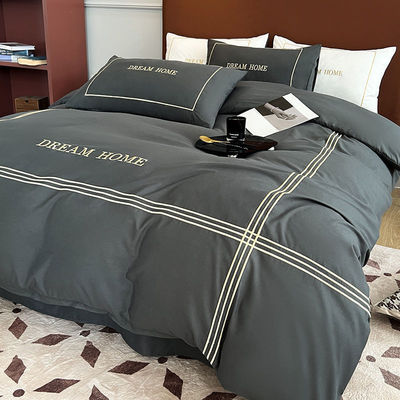 Four Seasons 300TC dekbed 100% katoen materiaal borduurwerk Drie lijnen design linnen beddengoed set