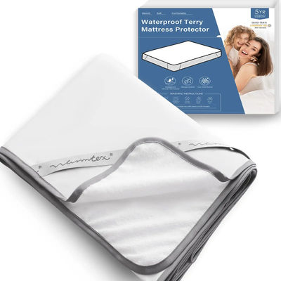 Gepersonaliseerde grootte Vaste witte kleur Waterdicht Terry Matras Beschermer met elastische banden
