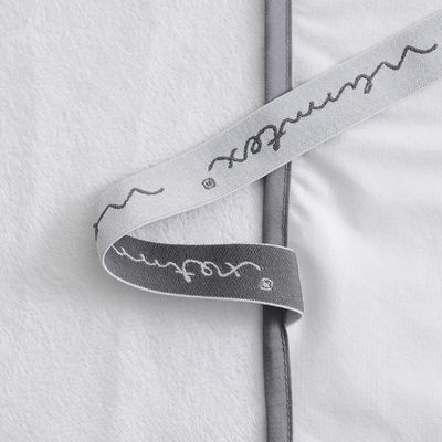 Gepersonaliseerde grootte Vaste witte kleur Waterdicht Terry Matras Beschermer met elastische banden