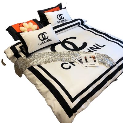 4-in-1 Wit King Size Bedden Set Satin Zachte als zijde Polyester Stof Dichtheid