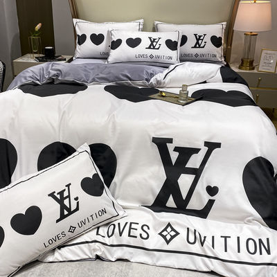 2023 Modern Polyester Hart Bed Linnen Set voor Luxe Bed Linnen Quilts Dekbed Cover