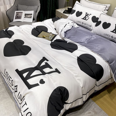 2023 Modern Polyester Hart Bed Linnen Set voor Luxe Bed Linnen Quilts Dekbed Cover