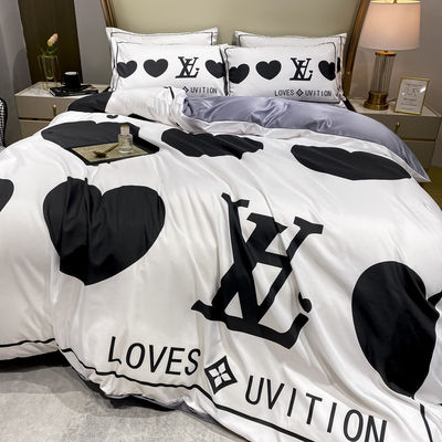 2023 Modern Polyester Hart Bed Linnen Set voor Luxe Bed Linnen Quilts Dekbed Cover