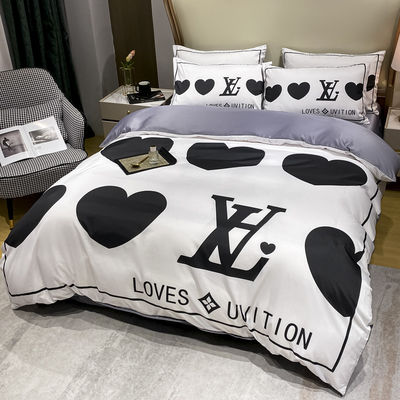 2023 Modern Polyester Hart Bed Linnen Set voor Luxe Bed Linnen Quilts Dekbed Cover