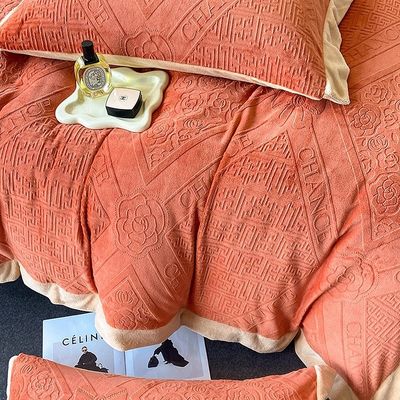 100% polyester weefsel winter beddengoed set ontwerp met luxe bed en king size comforter