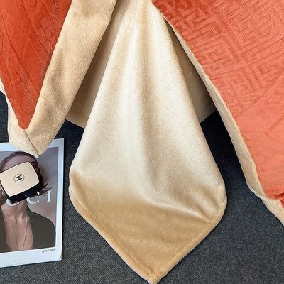 100% polyester weefsel winter beddengoed set ontwerp met luxe bed en king size comforter