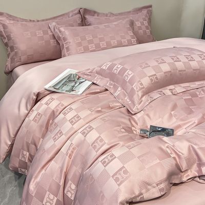 Vierdelige trouwpakket licht luxe satine jacquard vierdelige beddengoed voor uw slaapkamer
